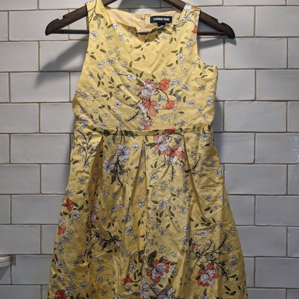 Fun floral yellow Land's End dress in excellent condition.